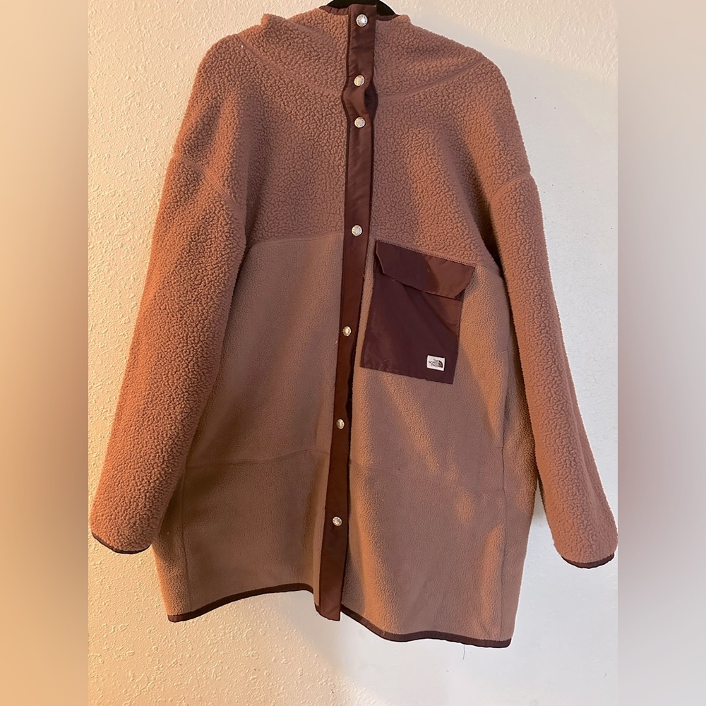 Woman’s north face Sherpa jacket
